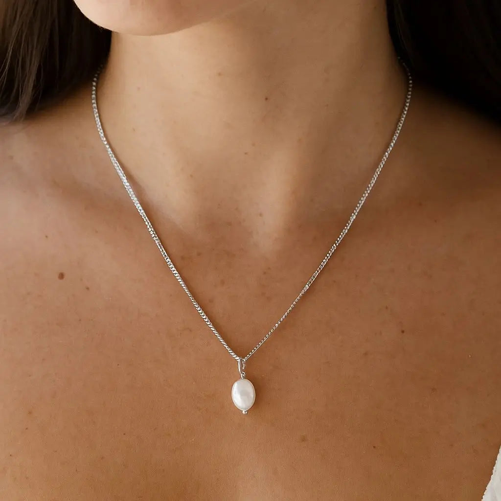 no-repeat center / cover url('https://cdn.shopify.com/s/files/1/0722/0183/0537/files/Silver.webp?v=1761996968')