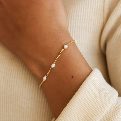 no-repeat center / cover url('https://cdn.shopify.com/s/files/1/0722/0183/0537/files/Gold.webp?v=1761996968')