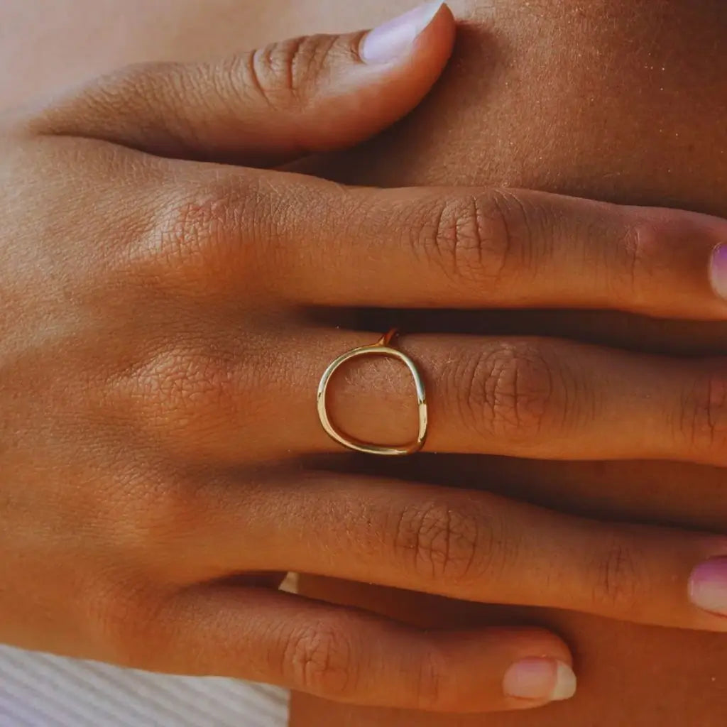 Eilyor dome oval ring waterproof 18k PVD close up