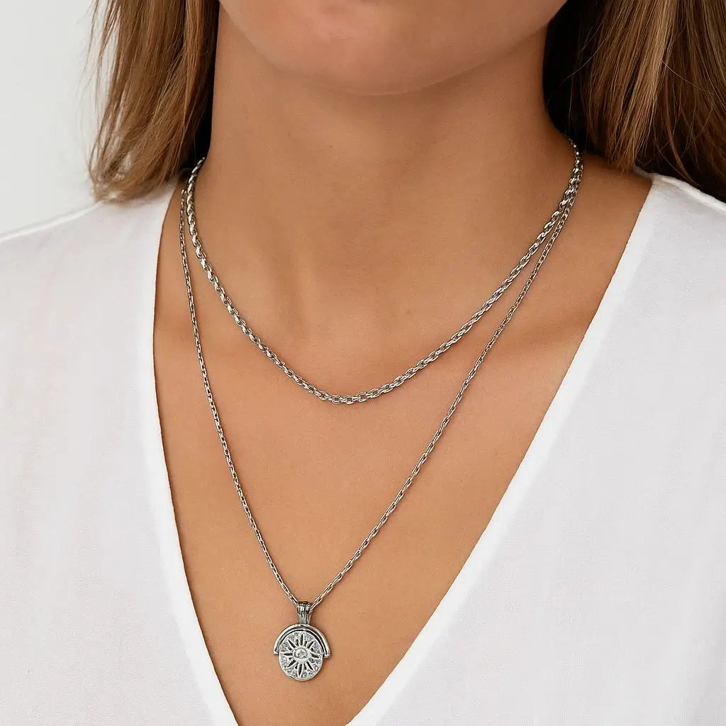Eilyor Golden Sun Necklace 316L stainless steel detail