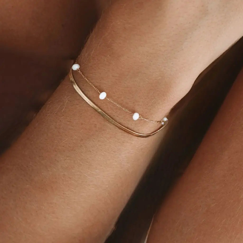 no-repeat center / cover url('https://cdn.shopify.com/s/files/1/0722/0183/0537/files/Gold.webp?v=1761996968')