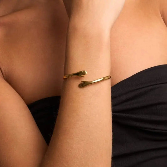 Adjustable Hug Bracelet | Hypoallergenic 316L Steel – Eilyor