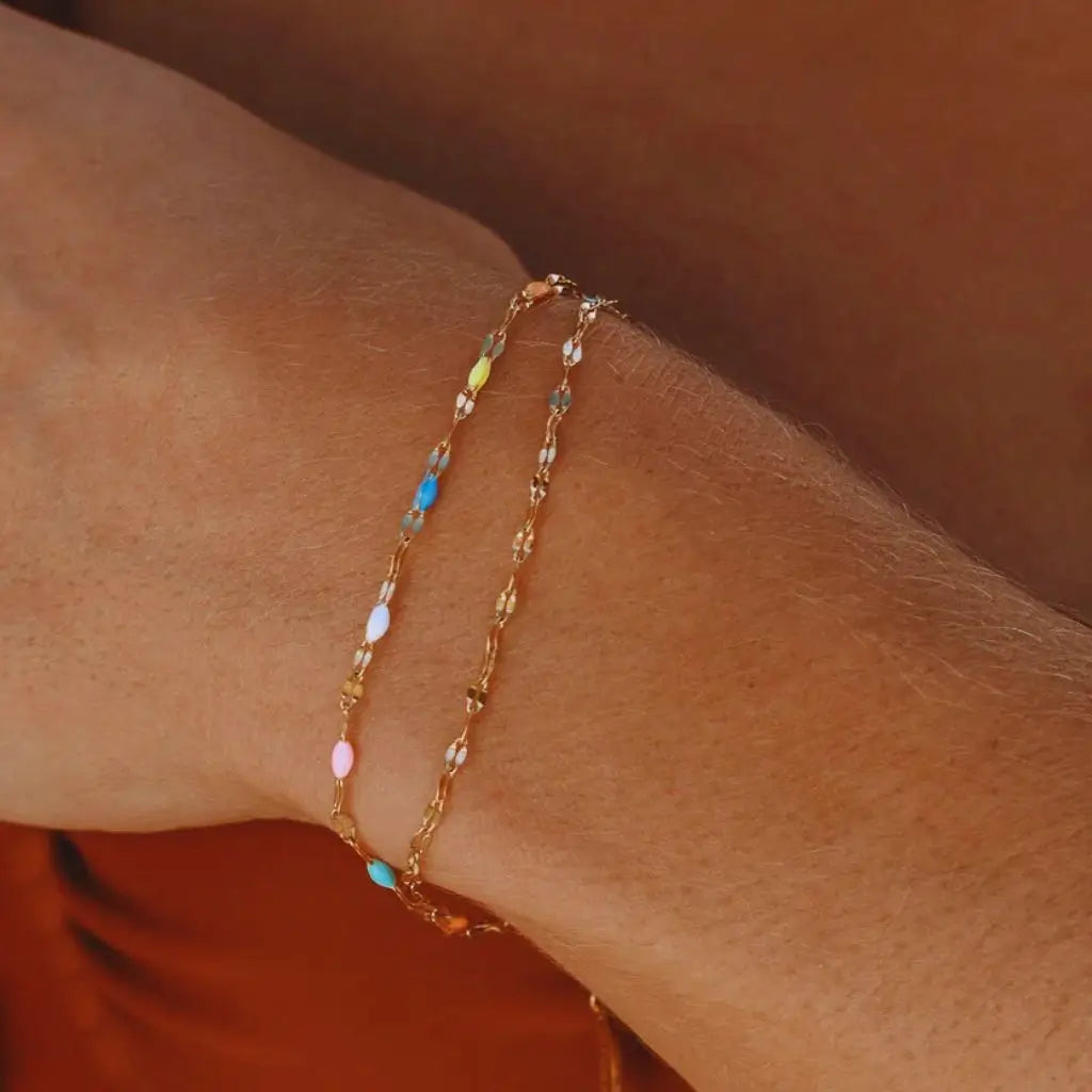 no-repeat center / cover url('https://cdn.shopify.com/s/files/1/0722/0183/0537/files/Gold.webp?v=1761996968')