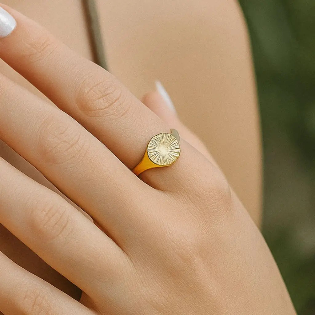 Eilyor waterproof signet ring engraving detail flat lay