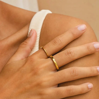 Eilyor stackable rings set waterproof 18k PVD close up